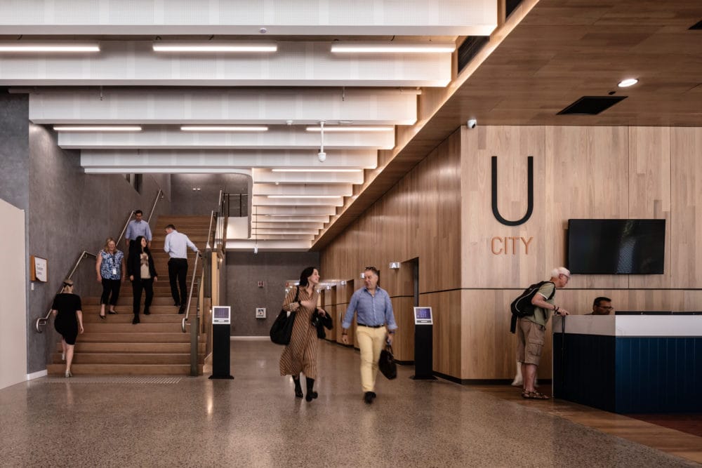 Image-ground-floor-concierge-stairs-U-City-m3297_1739_©Trevor-Mein-2020-1000x667